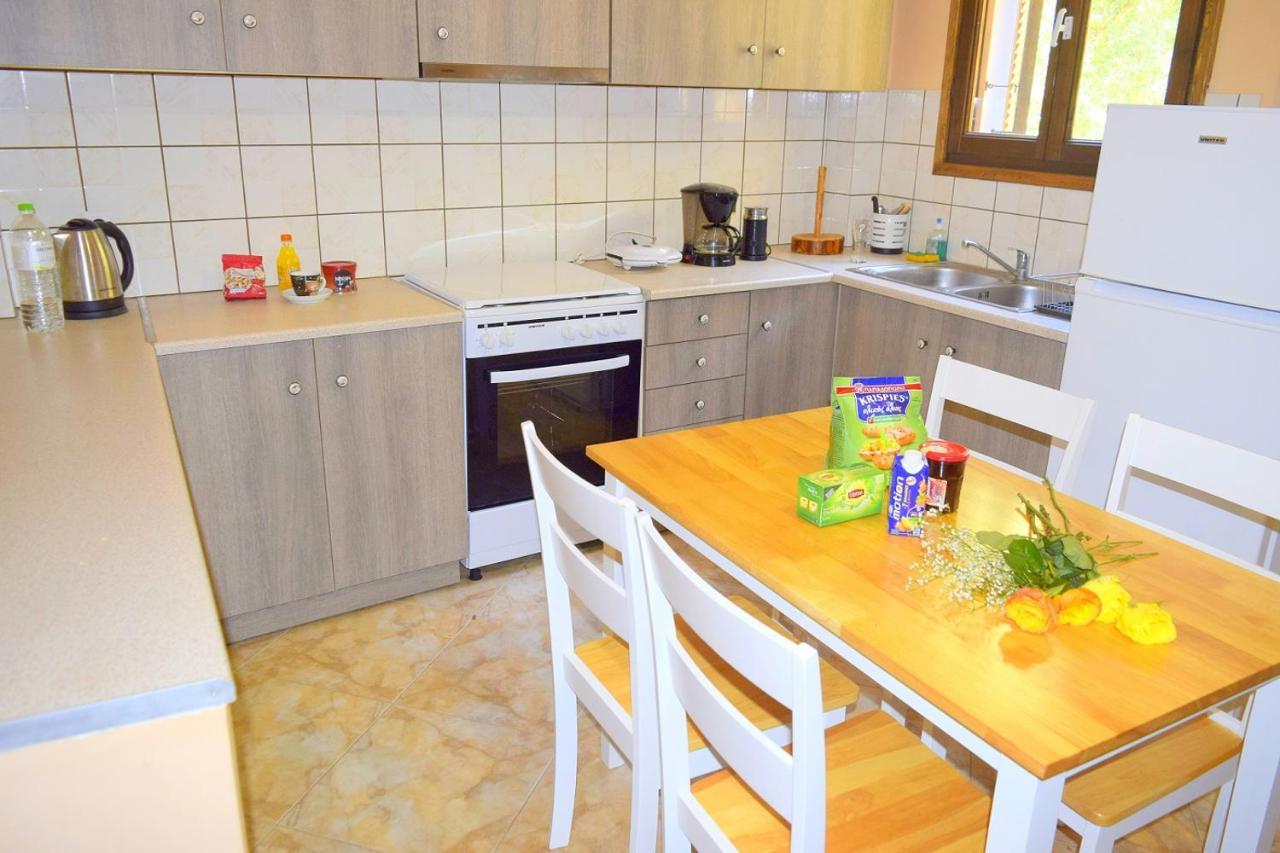 Frikes Dourios Ippos Apartments מראה חיצוני תמונה
