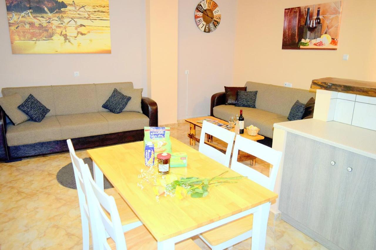 Frikes Dourios Ippos Apartments מראה חיצוני תמונה