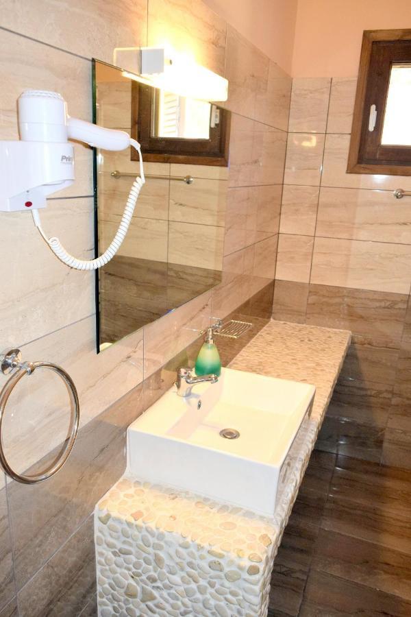Frikes Dourios Ippos Apartments מראה חיצוני תמונה
