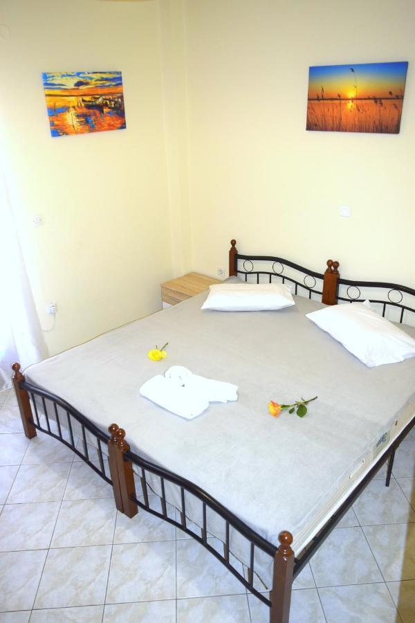 Frikes Dourios Ippos Apartments מראה חיצוני תמונה