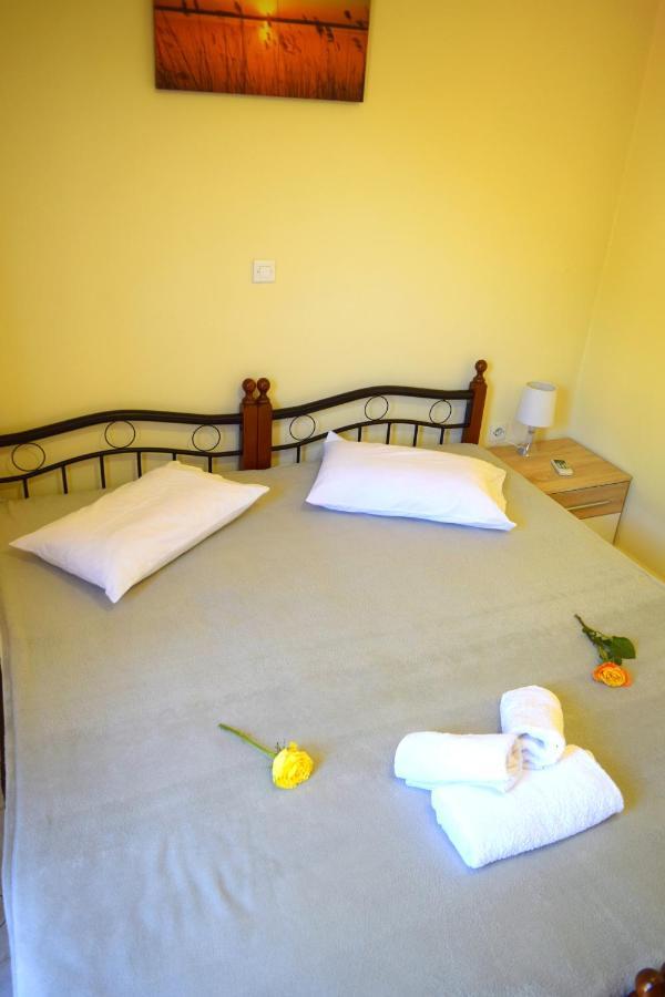Frikes Dourios Ippos Apartments מראה חיצוני תמונה